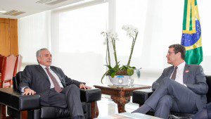 13/06/2016 – Brasília, DF – O presidente interino Michel Temer recebe Roberto Azevêdo, diretor-geral da OMC. Foto: Beto Barata / PR
