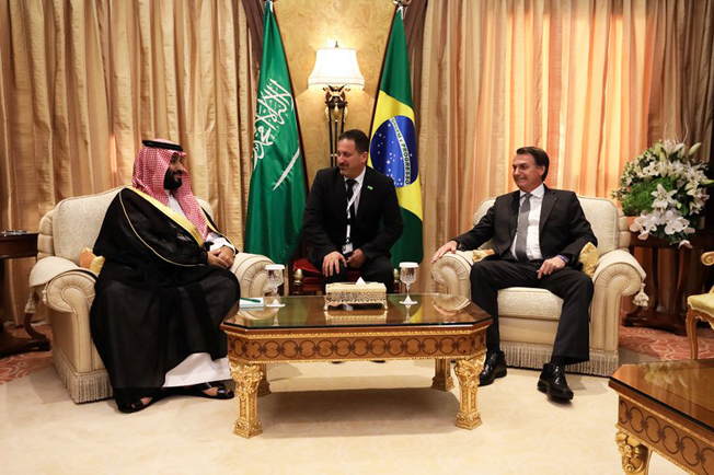 Em Riade, presidente Bolsonaro encontra-se com príncipe herdeiro da Arábia Saudita