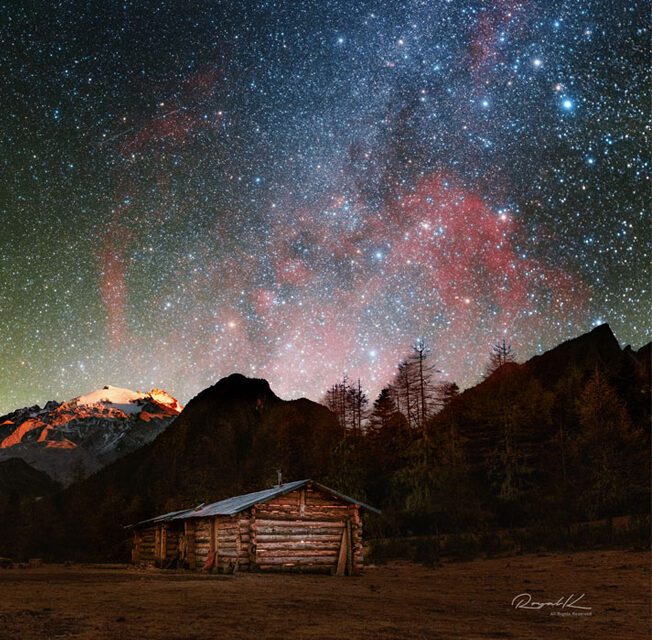 Nebulosa de Gum sobre as Montanhas Nevadas de Shangri-La