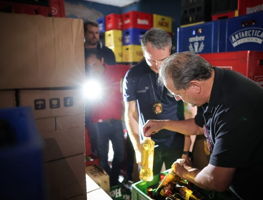 Polícia identifica postos de combustíveis suspeitos de vender etanol ‘batizado’ com metanol