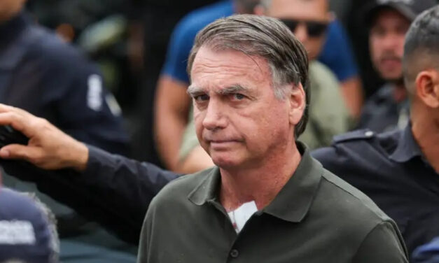 Prisão de Bolsonaro provoca manifestações as mais diversas, mas nada muda na política