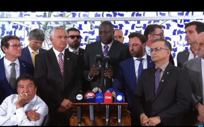 Parlamentares da oposição protocolam impeachment do ministro Alexandre de Moraes