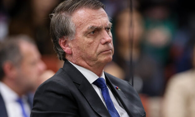 Bolsonaro é transferido para o presídio Papupinha em Brasília, DF