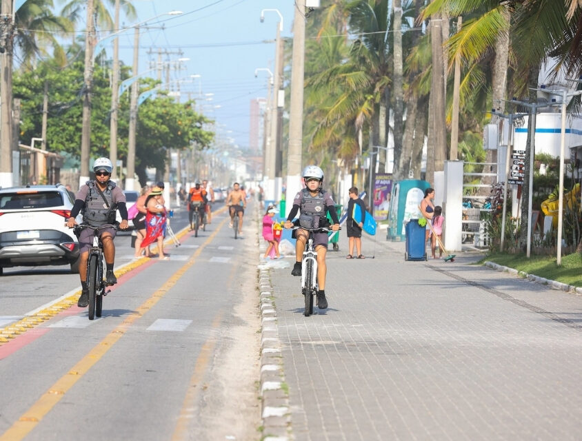Verão 2026 em SP: operação integrada garante segurança e apoio no litoral