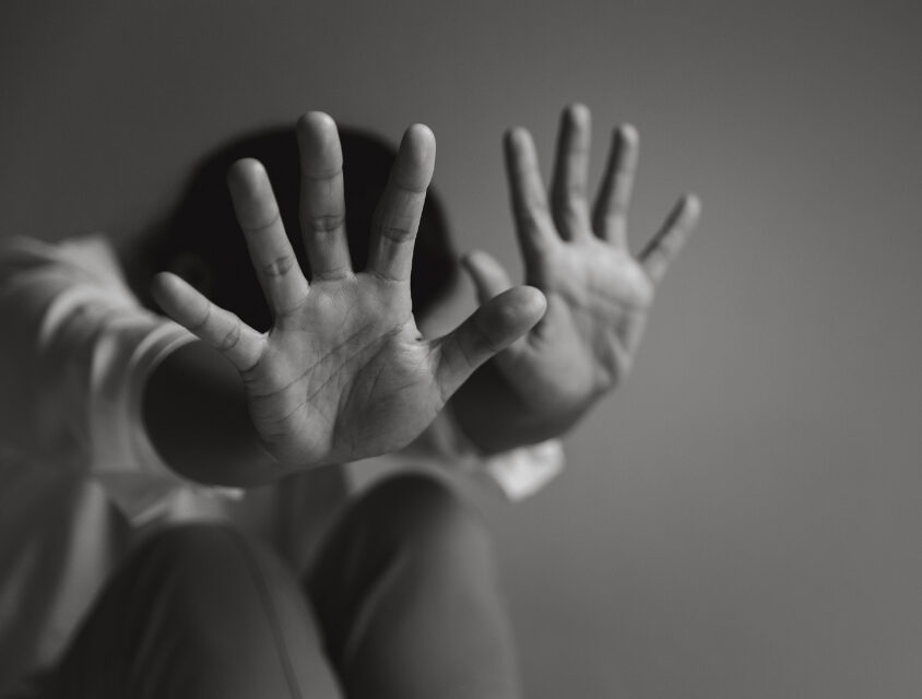 Violência coercitiva: o fenômeno invisível que antecede e potencializa casos de feminicídio