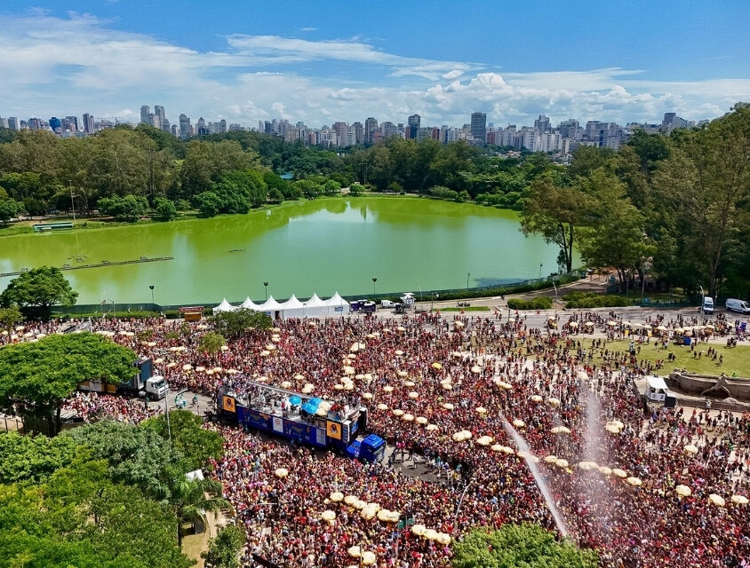 Carnaval no Ibirapuera arrasta multidões em São Paulo