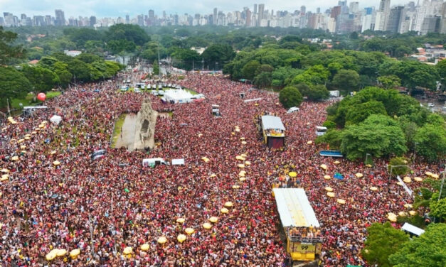 Ivete Sangalo reúne 1,2 milhão no Ibirapuera e São Paulo abre o maior Carnaval de rua do Brasil
