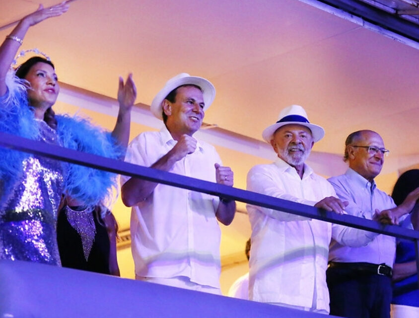 Homenagem a Lula pelos Acadêmicos de Niterói denigre a imagem da legalidade