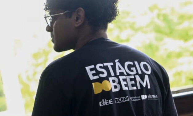 Educação SP abre 13 mil vagas no programa Aluno Monitor do BEEM