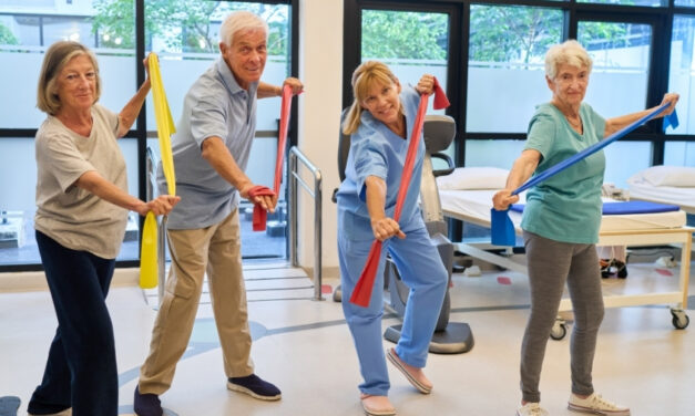 Avaliação física simples ajuda a prever perda de independência em pessoas idosas