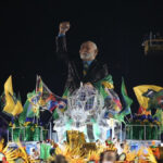 Lula é homenageado na Sapucaí em ano eleitoral e levanta questionamentos sobre possível promoção antecipada