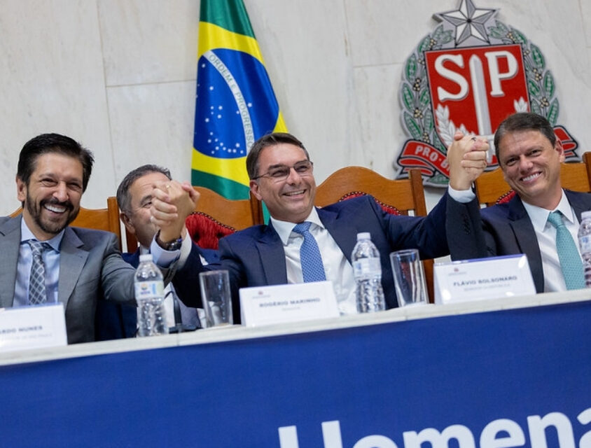 Flávio Bolsonaro: fala sobre “Projeto Brasil” em sintonia com Tarcísio e Nunes