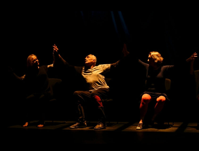 Geração pioneira da dança cênica brasileira traz ao Sesc Guarulhos o espetáculo Corpos Velhos – Pra Que Servem?