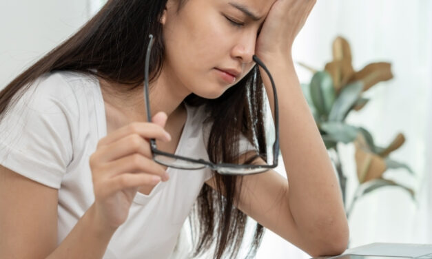 O “apagão” da visão: por que a privação de sono do brasileiro está prejudicando a saúde ocular