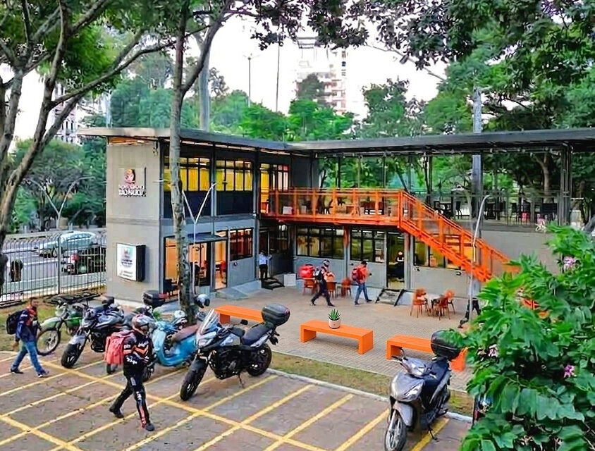 Prefeitura de SP inaugura 1º Espaço Motoboy com estrutura gratuita, alimentação e descanso na região da Paulista