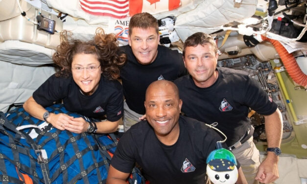 Artemis II realiza testes cruciais no retorno à Terra no 8º dia de voo