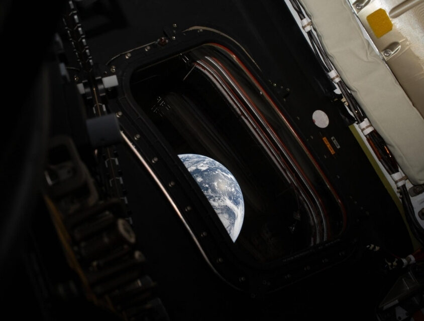 Terceiro dia de voo da missão Artemis II: Tripulação se prepara para a primeira queima de correção e para receber a missão de observação lunar