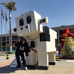 Exposição gratuita transforma materiais reciclados em esculturas monumentais de animais