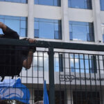 Estudantes ocupam Reitoria da USP após 22 dias de greve; movimento cobra permanência estudantil