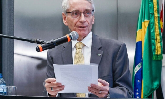 “Negociação deve ser consenso entre as partes, não imposição”, afirma reitor da USP