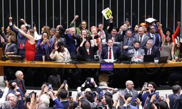 Estratégia política força recuo da direita em votação pelo fim da escala 6×1