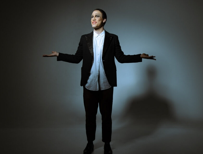 João Victor Toledo em “O Sacrifício de Cassamba Becker”