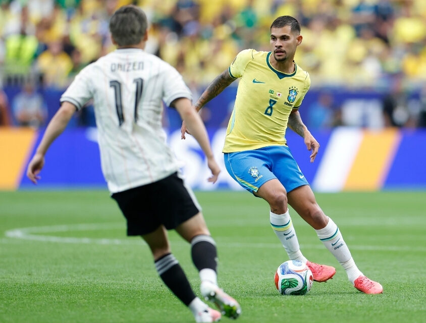 Bruno Guimarães iguala recorde de assistências em uma única edição de Copa do Mundo neste século