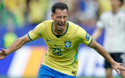 Gabriel Martinelli decide vaga nos acréscimos e desabafa: “Sem palavras para descrever a alegria”