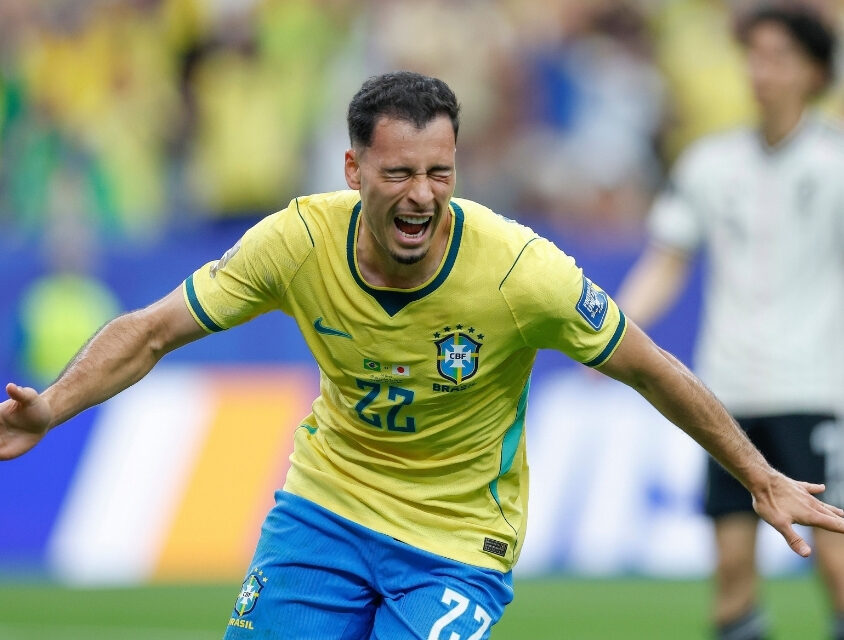 Gabriel Martinelli decide vaga nos acréscimos e desabafa: “Sem palavras para descrever a alegria”