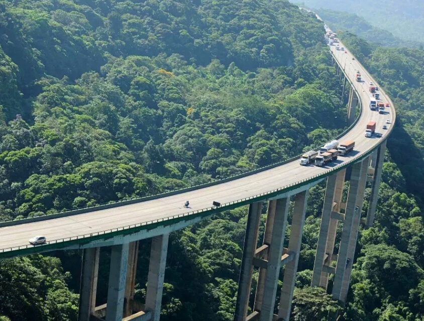 Siga Fácil do Sistema Anchieta-Imigrantes inicia testes com pórticos eletrônicos