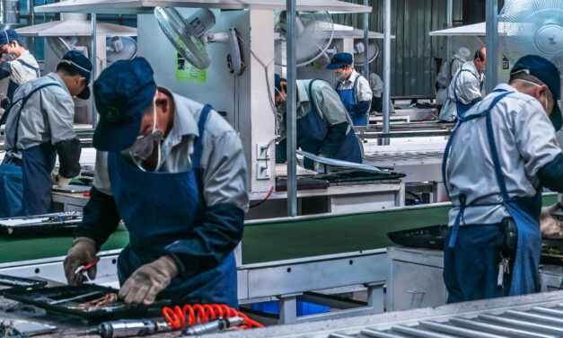 Como a rigidez da PEC das 40 horas compromete o equilíbrio financeiro das empresas