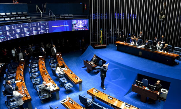 Davi Alcolumbre avisa que PEC da escala 6×1 passará por comissões no Senado