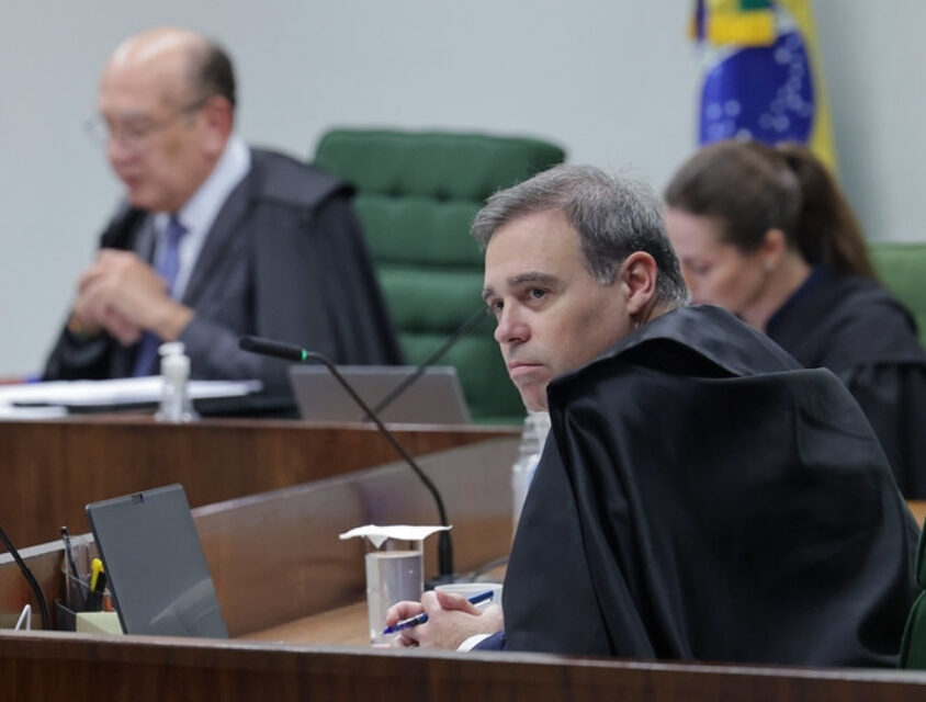 André Mendonça e Gilmar Mendes travam bate-boca no STF sobre métodos da Operação Compliance Zero