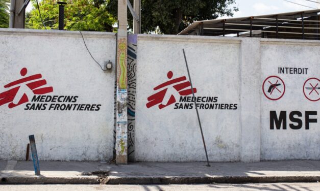 Haiti enfrenta colapso na saúde e moradores arriscam a vida por atendimento médico básico