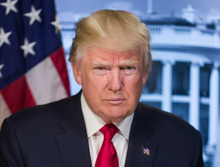 Tarifaço dos EUA de 25%: medida de Trump abre disputa entre governo e oposição