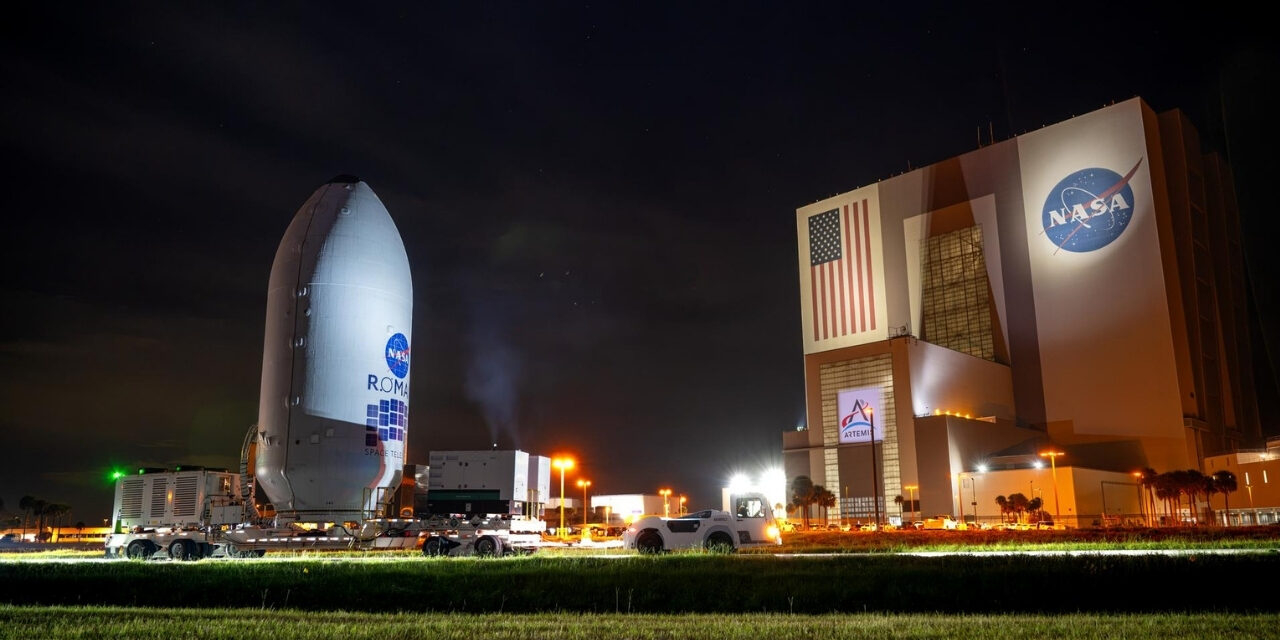 Telescópio Espacial Nancy Grace Roman chega ao hangar da SpaceX na Flórida para preparação final de lançamento