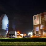 Telescópio Espacial Nancy Grace Roman chega ao hangar da SpaceX na Flórida para preparação final de lançamento