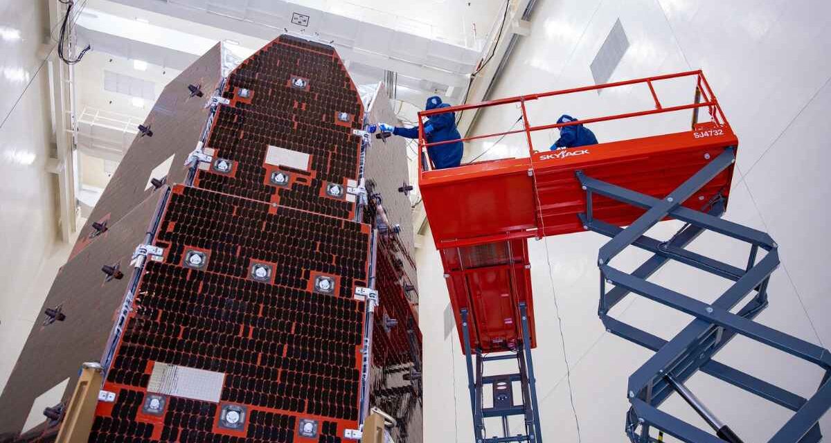 Nasa conclui inspeção dos painéis solares do Telescópio Roman
