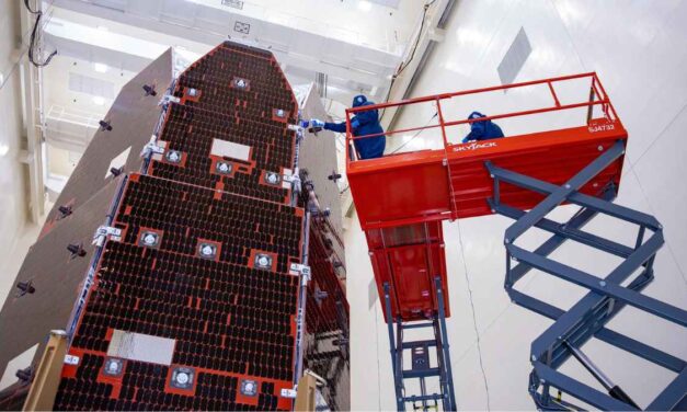 Nasa conclui inspeção dos painéis solares do Telescópio Roman
