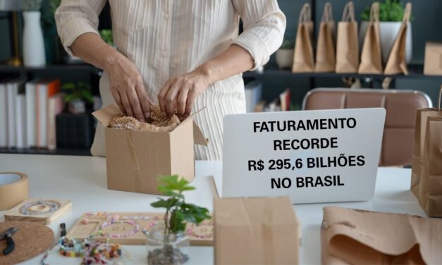 E-commerce brasileiro atinge faturamento recorde de R$ 295,6 bilhões com impulso de logística e pequenas empresas