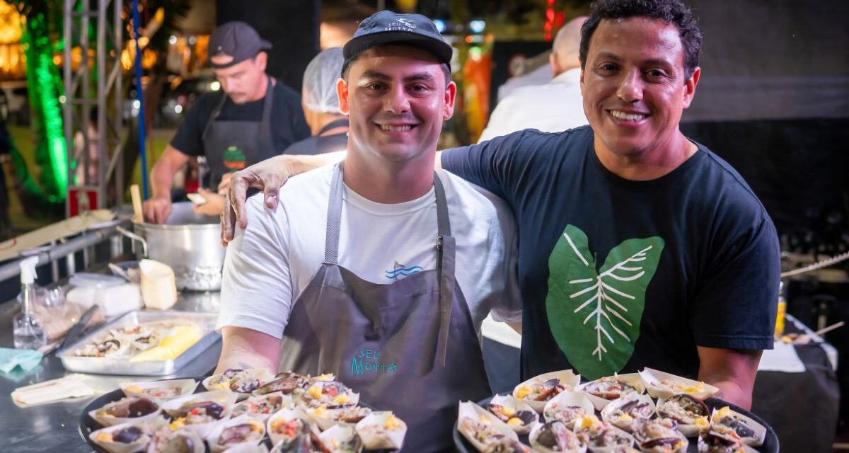 Turismo em Ubatuba: Festival Gastronômico Sabor Caiçara abre 17ª edição na Praça da Baleia