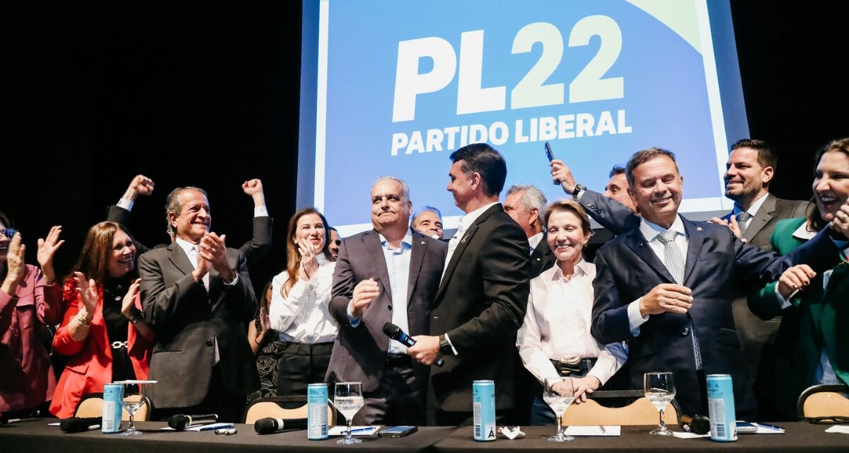 Eleições 2026: Flávio Bolsonaro define chapa pura no PL com Alfredo Gaspar e aposta no combate ao crime