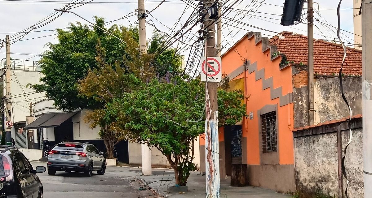Ladrões voltam a furtar fiação pública na Vila Gomes Cardim e Chácara Santo Antônio, vídeo