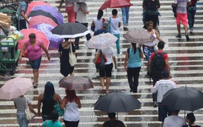 Primavera começa com chuva forte e calor em São Paulo