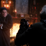 Johnny Depp retorna aos cinemas em nova versão de Um Conto de Natal, ouça o ator
