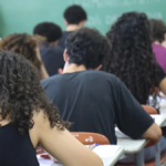 Fuvest 2027: mais de 106 mil candidatos fazem a primeira fase neste domingo