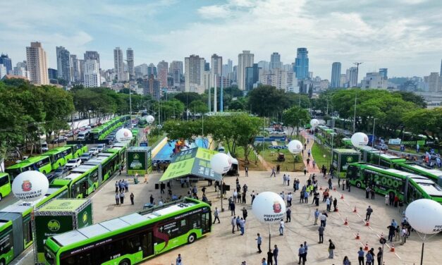 São Paulo chega a 2 mil ônibus elétricos em operação, superando capitais mundiais
