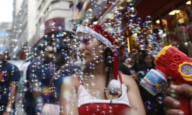 Chuva reduz em até 30% o movimento de consumidores na 25 de Março